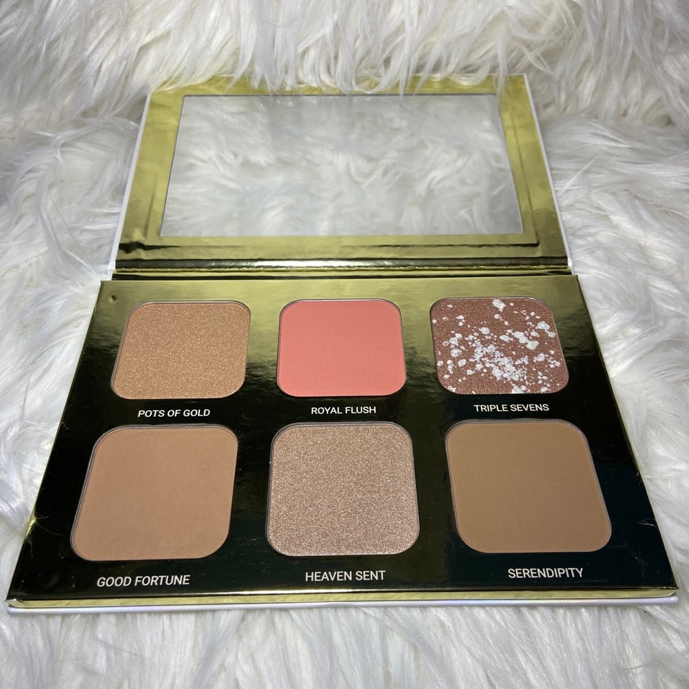 True + Luscious: Lucky Glow Palette - BRAND NEW!